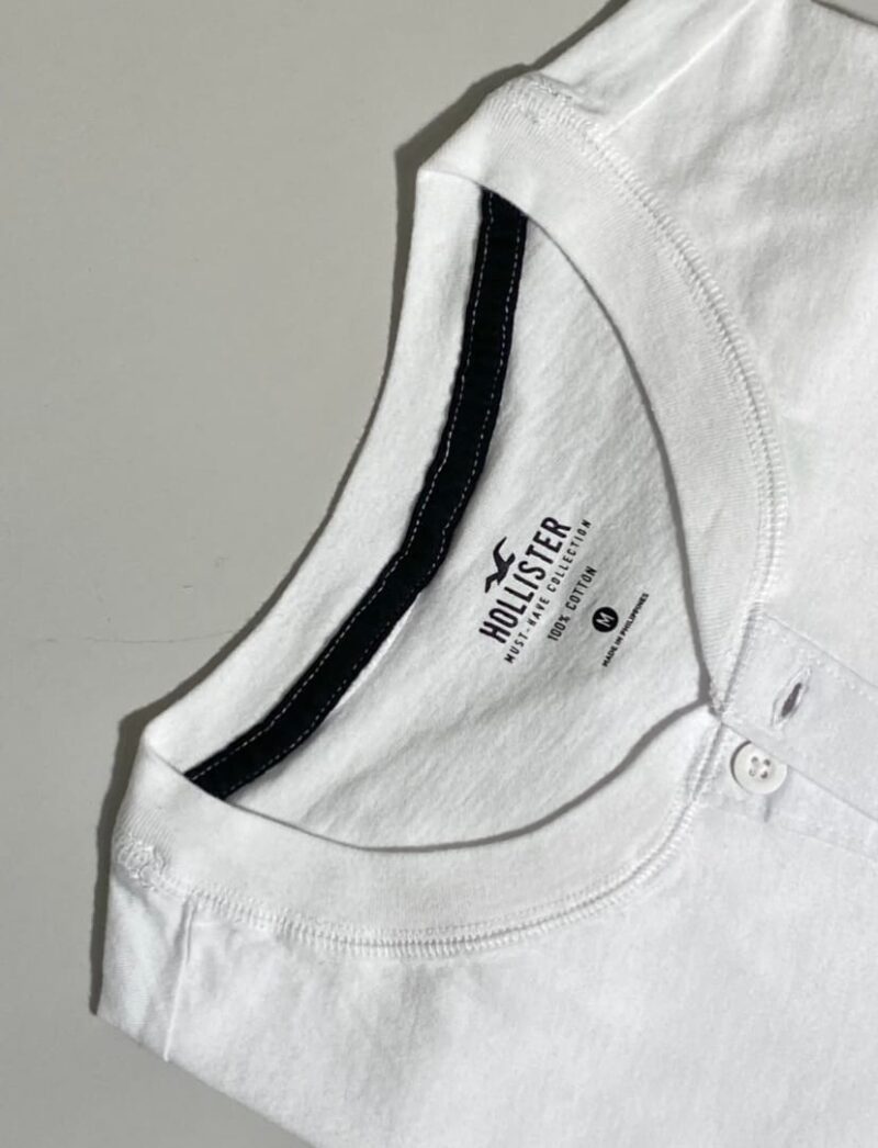 Camiseta lisa con botones