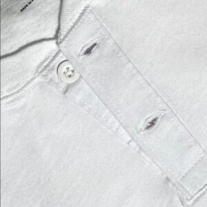 Camiseta lisa con botones