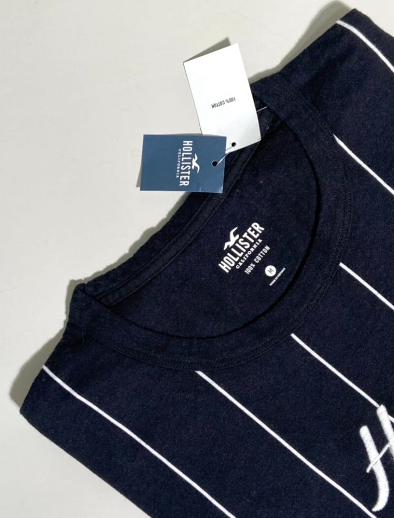 Camiseta con rayas verticales