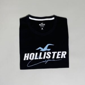 Camiseta con logo bordado