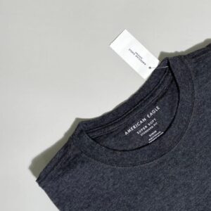 Camiseta lisa con logo