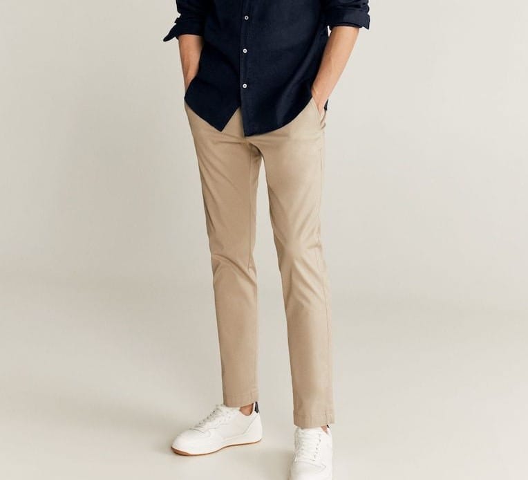 Pantalones chinos crema